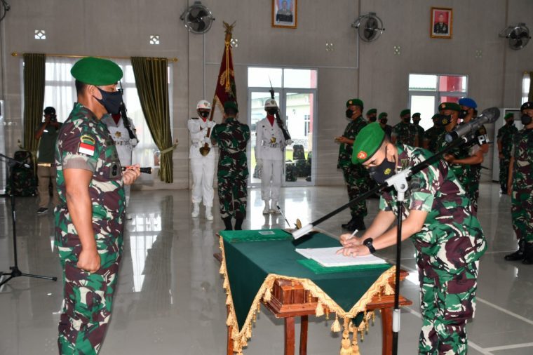 Brigjen TNI Jimmy : Pimpin Upacara Sertijab Dua Dandim Jajaran Korem 033/WP