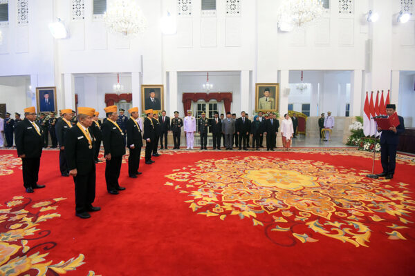 Presiden Jokowi Lantik DPP dan Wantimpus Legiun Veteran RI