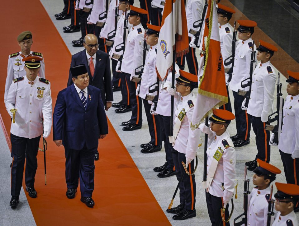 Presiden Republik Indonesia Prabowo Subianto tiba di Parliament House Singapura dan menerima sambutan resmi penuh kehormatan dari oleh Presiden Singapura, Tharman Shanmugaratnam, pada Senin, 16 Juni 2025. (Foto: BPMI Setpres) Read more: https://setkab.go.id/presiden-prabowo-disambut-upacara-kenegaraan-di-parliament-house-singapura/