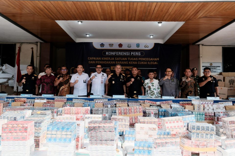 Bea Cukai mencatat 13.248 penindakan dengan nilai barang mencapai Rp3,9 triliun. Rokok ilegal masih mendominasi, dengan kontribusi 61 persen dari total kasus.