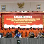 Konferensi pers pengungkapan tindak pidana Karhutla, yang digelar di Balai Serindit, Jalan Diponegoro, Pekanbaru, Selasa (22/7/2025).