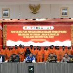 Konferensi pers pengungkapan tindak pidana Karhutla, yang digelar di Balai Serindit, Jalan Diponegoro, Pekanbaru, Selasa (22/7/2025).