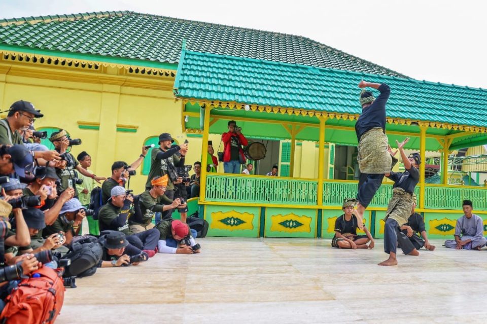 Sebanyak seratus fotografer profesional dari empat negara akan ambil bagian dalam Explore Kepri 2025,