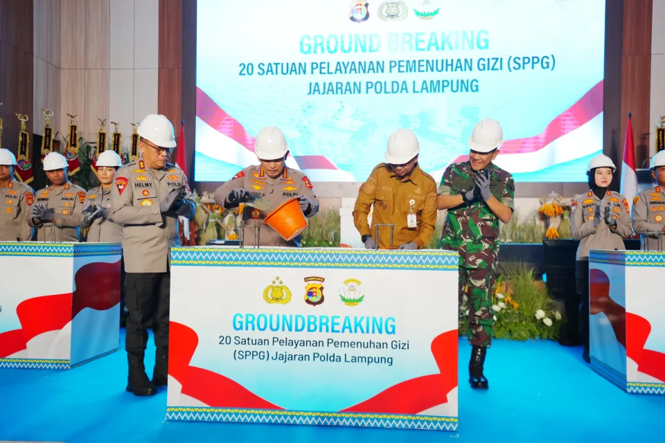 Kapolri Jenderal Listyo Sigit Prabowo memimpin langsung acara groundbreaking pembangunan 20 Satuan Pelayanan Pemenuhan Gizi (SPPG) di jajaran Polda Lampung, Senin (28/7/2025).