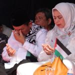 Gubernur Kerpi Ansar Ahmad mengecam keras serangan yang hingga kini terus merenggut korban jiwa.