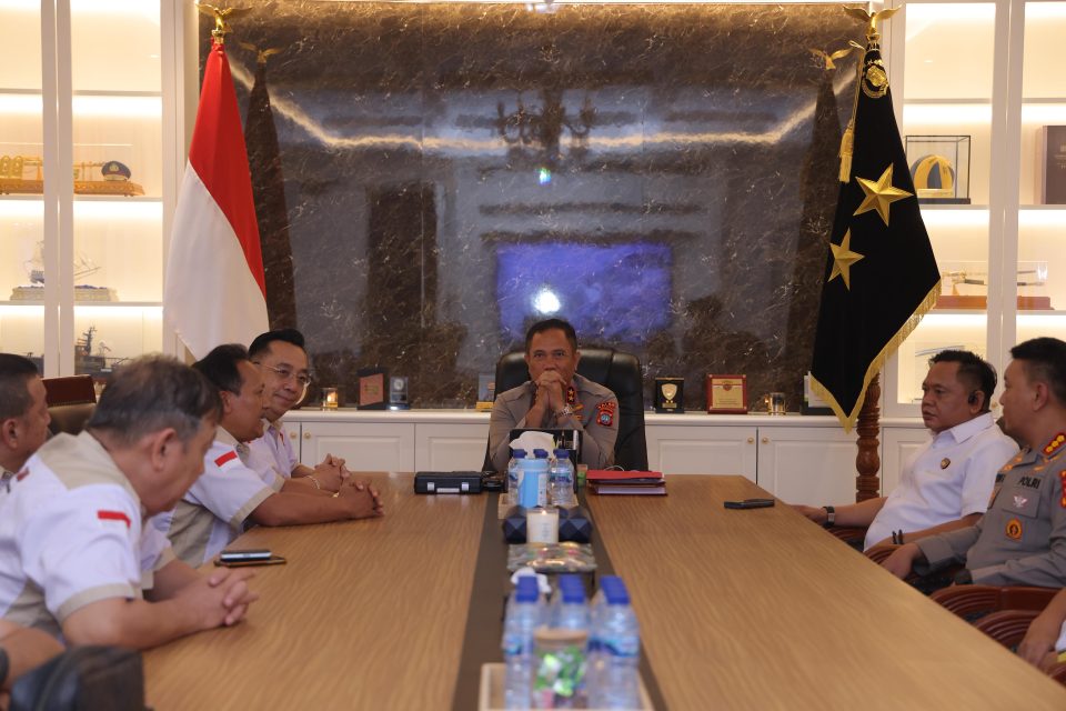 Kapolda Kepulauan Riau Irjen. Pol. Asep Safrudin, S.I.K., M.H. menerima audiensi dari pengurus Gerakan Masyarakat Sanathana Dharma Nusantara