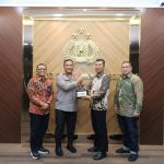 Kapolda Kepulauan Riau Irjen Pol. Asep Safrudin, S.I.K., M.H., menerima kunjungan silaturahmi General Manager PT PLN (Persero) Unit Induk Riau-Kepri