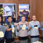 Direktorat Reserse Kriminal Khusus (Ditreskrimsus) Polda Metro Jaya berhasil menangkap dua pelaku penipuan daring berinisial T dan MFB
