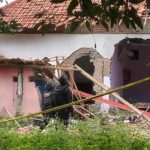 Satuan Reserse Kriminal Polresta Pasuruan tengah mendalami penyebab ledakan hebat yang terjadi di Desa Sanganom, Kecamatan Nguling, Kabupaten Pasuruan, pada Senin (7/7/2025).
