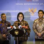 Menteri Keuangan (Menkeu) Sri Mulyani usai rapat menyampaikan keterangan pers kepada awak media di Istana Merdeka, Jakarta, pada Selasa, 22 Juli 2025. (Foto: BPMI Setpres) Read more: https://setkab.go.id/presiden-prabowo-tegaskan-pentingnya-deregulasi-dan-belanja-tepat-sasaran/