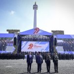 Presiden Republik Indonesia Prabowo Subianto memimpin langsung Upacara Peringatan ke-79 Hari Bhayangkara di Monumen Nasional, Jakarta, pada Selasa, 1 Juli 2025. (Foto: BPMI Setpres) Read more: https://setkab.go.id/presiden-prabowo-polri-harus-tetap-tangguh-bersih-dan-berpihak-kepada-rakyat/