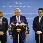 Chairman & Editor-in-Chief Forbes Media, Steve Forbes, menyampaikan keterangan pers kepada awak media usai pertemuan dengan Presiden Prabowo di Istana Merdeka, Jakarta, pada Rabu, 23 Juli 2025. (Foto: BPMI Setpres) Read more: https://setkab.go.id/steve-forbes-kepemimpinan-presiden-prabowo-jadi-inspirasi-indonesia-siap-jadi-kekuatan-global/