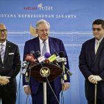 Chairman & Editor-in-Chief Forbes Media, Steve Forbes, menyampaikan keterangan pers kepada awak media usai pertemuan dengan Presiden Prabowo di Istana Merdeka, Jakarta, pada Rabu, 23 Juli 2025. (Foto: BPMI Setpres) Read more: https://setkab.go.id/steve-forbes-kepemimpinan-presiden-prabowo-jadi-inspirasi-indonesia-siap-jadi-kekuatan-global/