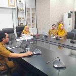 Pemerintah Kota Tanjungpinang mengikuti Rapat Koordinasi Pengendalian Inflasi Daerah yang digelar Kementerian Dalam Negeri secara hybrid, Senin (7/7/2025), di Ruang Rapat Lantai 3 Kantor Wali Kota Tanjungpinang.