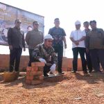 Pada Selasa (29/7), Sekretaris Daerah Kota Tanjungpinang, Zulhidayat, melakukan peletakan batu pertama pembangunan gudang milik PT Sukses Bintan Permata di Jalan Kelam Pagi, Kelurahan Dompak, Kecamatan Bukit Bestari.