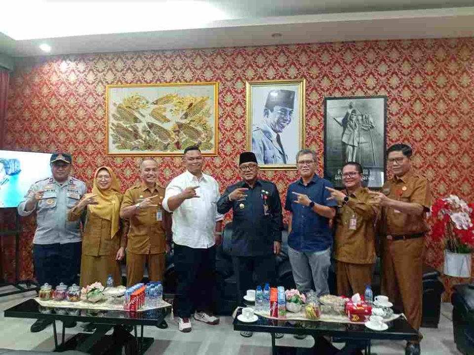 Wali Kota Tanjungpinang, menerima audiensi General Manager (GM) PT Pelindo Cabang Tanjungpinang, di Kantor Wali Kota, Senin (14/7/2025).