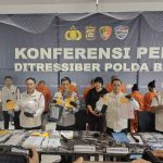 Pengungkapan kasus bermula dari laporan masyarakat pada 4 Juli 2025 tentang aktivitas mencurigakan di sebuah rumah di Jalan Batas Dukuh Sari, Gang Cendrawasih No. 12, Sesetan, Denpasar Selatan.