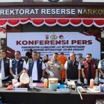 Direktorat Reserse Narkoba (Ditresnarkoba) Polda Jawa Barat berhasil mengungkap laboratorium narkoba di kawasan Meruya, Jakarta Barat