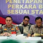Kepala Satgas Pangan Polri, Brigjen Pol. Helfi Assegaf, menyatakan bahwa penyidik belum menetapkan kedua perusahaan sebagai tersangka karena masih menunggu alat bukti yang cukup.