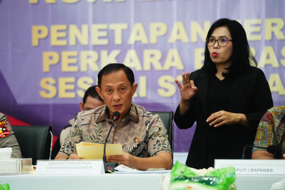 Satgas Pangan Polri menetapkan tiga petinggi PT FS sebagai tersangka dalam kasus dugaan pelanggaran mutu beras premium yang tidak sesuai dengan standar nasional.