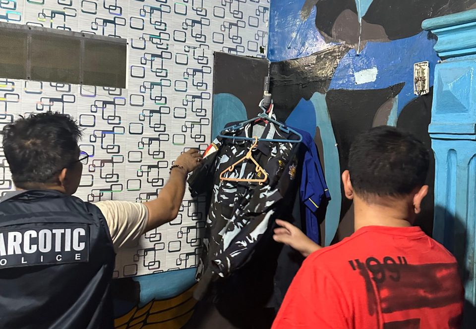 Penyalahgunaan kantor organisasi kepemudaan (OKP) sebagai lokasi produksi narkotika jenis ekstasi.