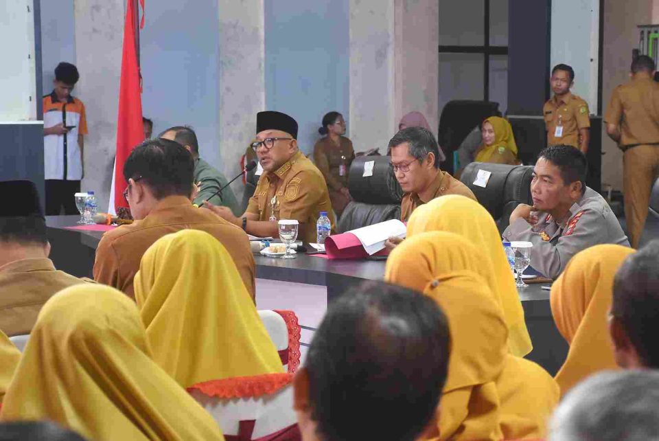 Dalam rapat koordinasi bersama kepala SD, SMP, dan SMA se-Kota Tanjungpinang di Aula Sultan Sulaiman Badrul Alamsyah, Kantor Wali Kota, Selasa (5/8),